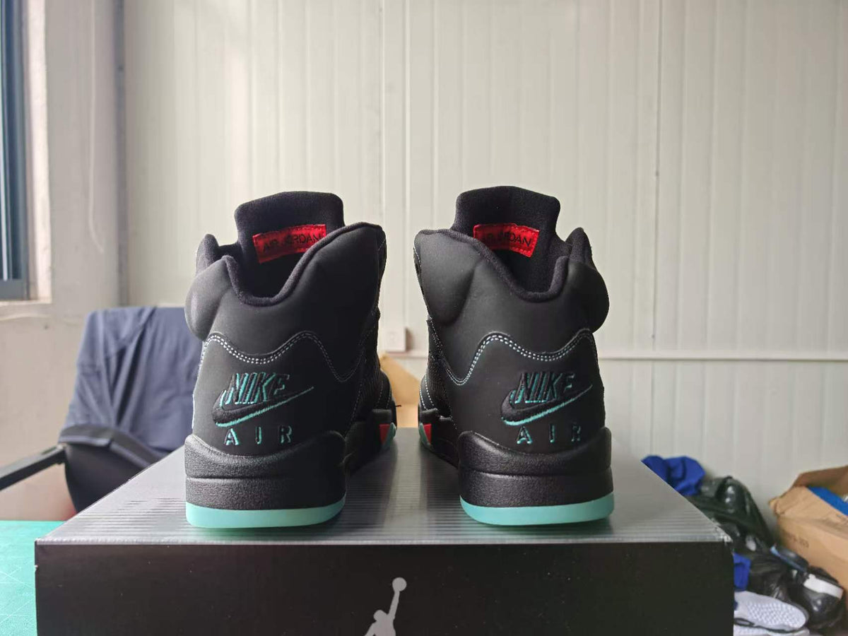Air Jordan 5 "Halloween" – Black, Mint & Red