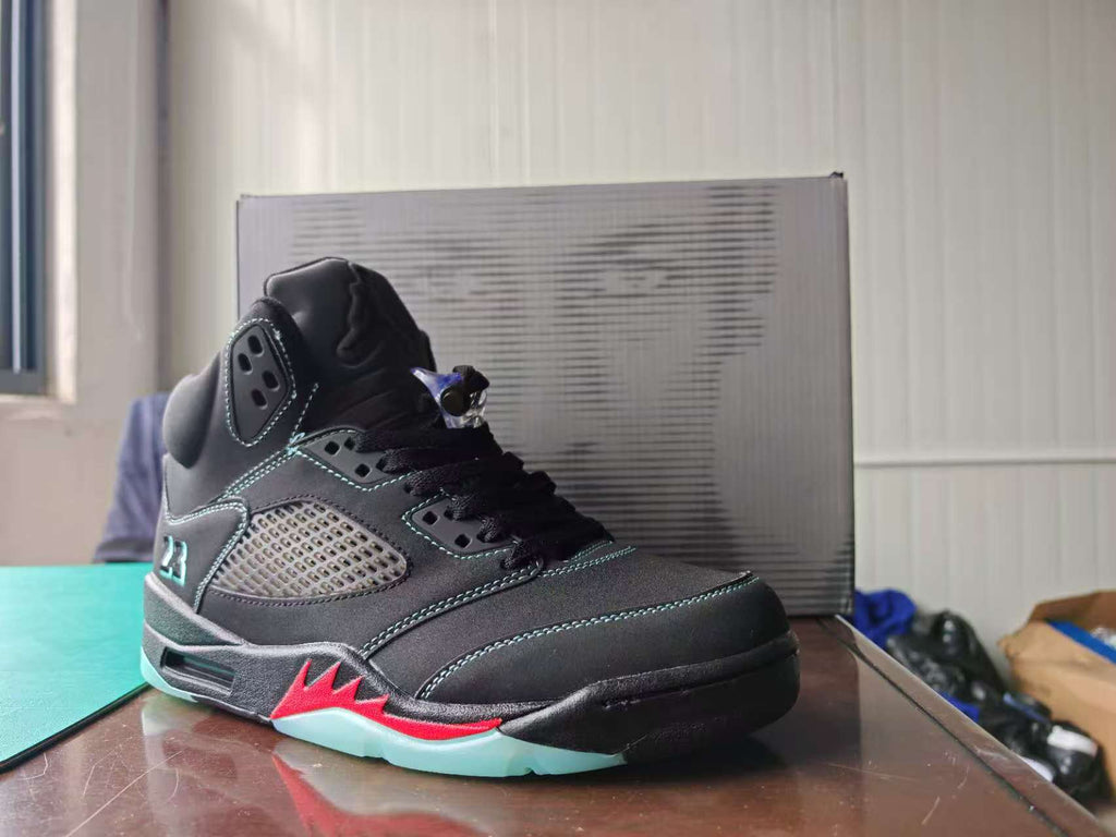Air Jordan 5 "Halloween" – Black, Mint & Red